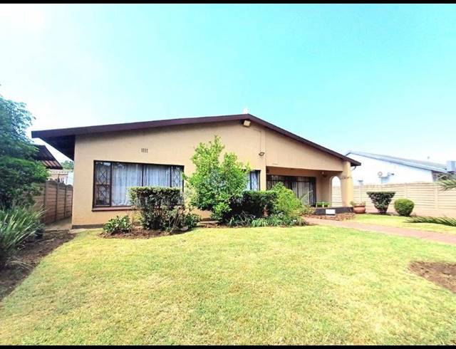 4 BEDROOM HOUSE FOR SALE IN NEW REDRUTH